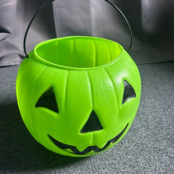 General Foam Blow Mold Jack-O-Lantern Pumpkin Candy Bucket Pail Neon Green USA - Picture 3 of 11